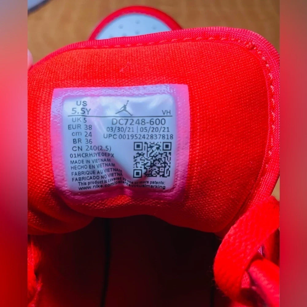 Air Jordan 1 Mid SE 
